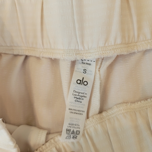 ALO Yoga Ready Set Jacket and Shorts Set Ivory - Picture 11 of 13